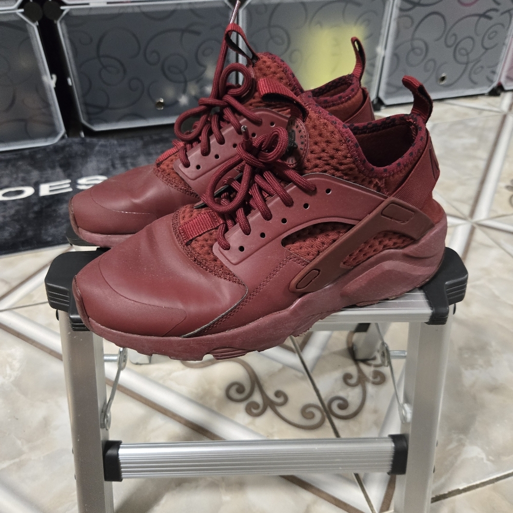 Nike Women's Burgundy Red Athletic Sneakers